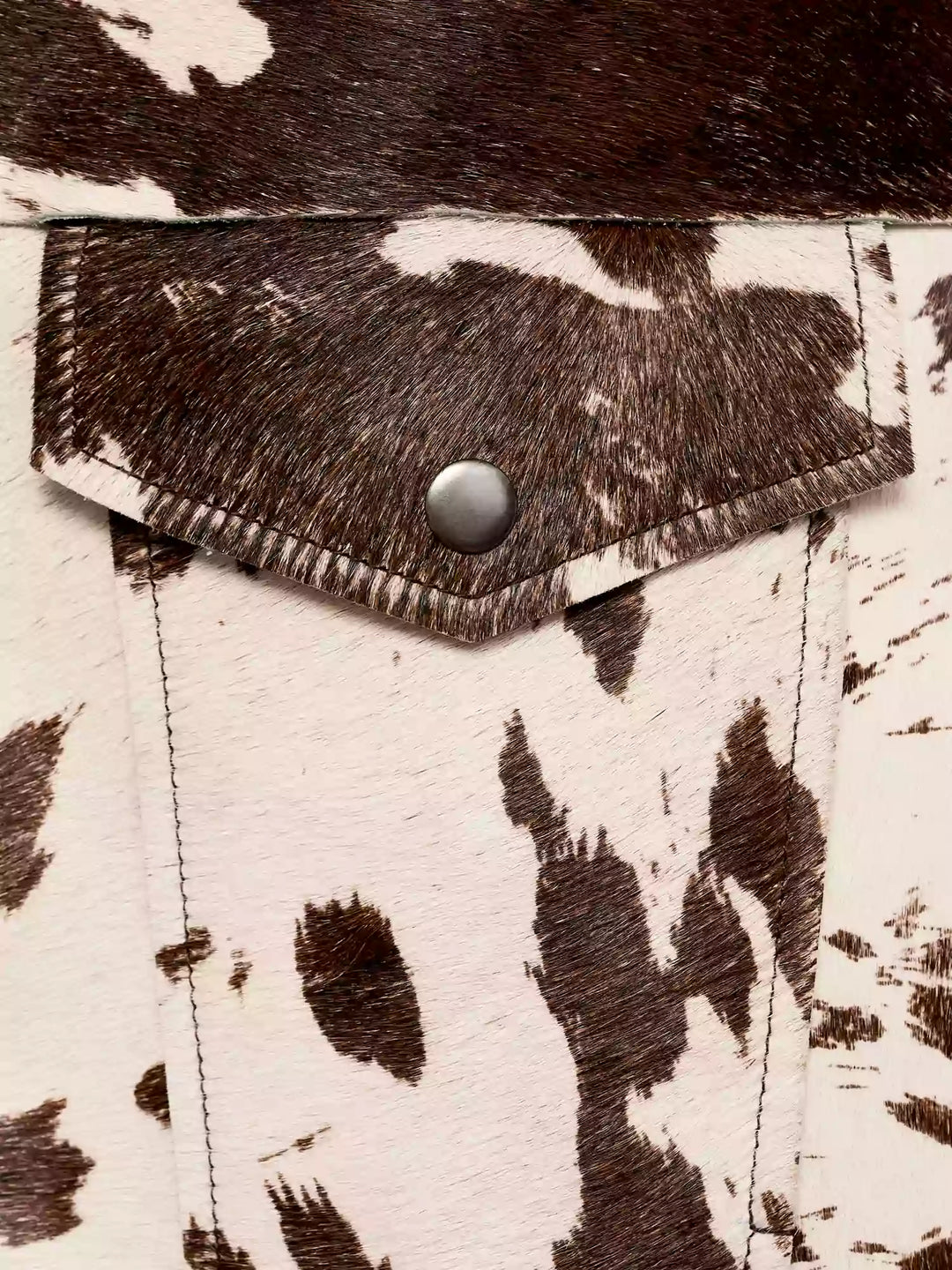 Claudia Veste Motif Vache – Audacieuse, Tendance et Originale pour un Look Unique