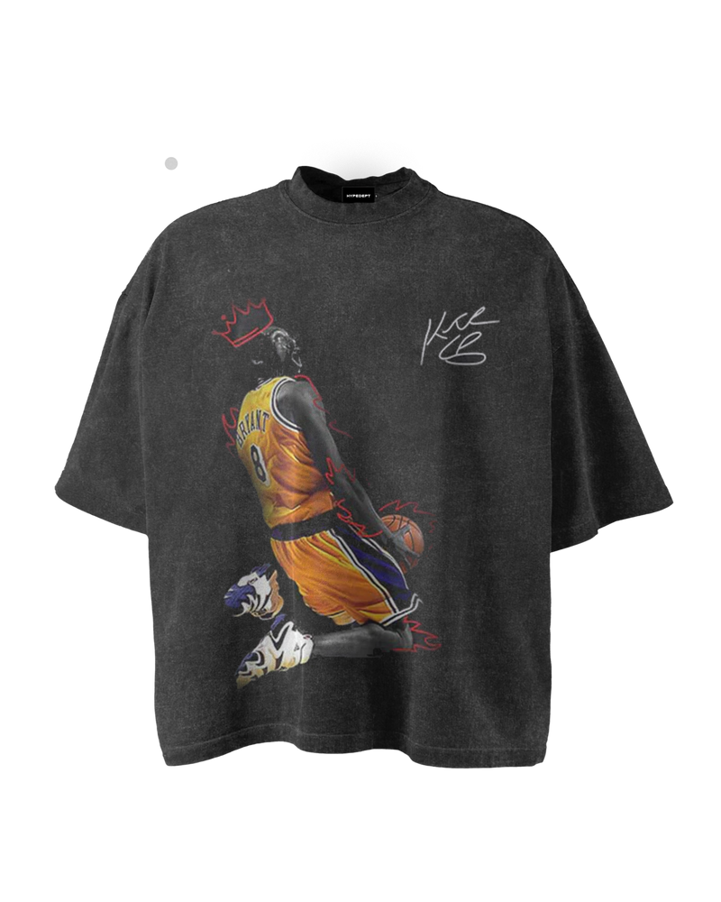 '8' GRAPHIC TEE