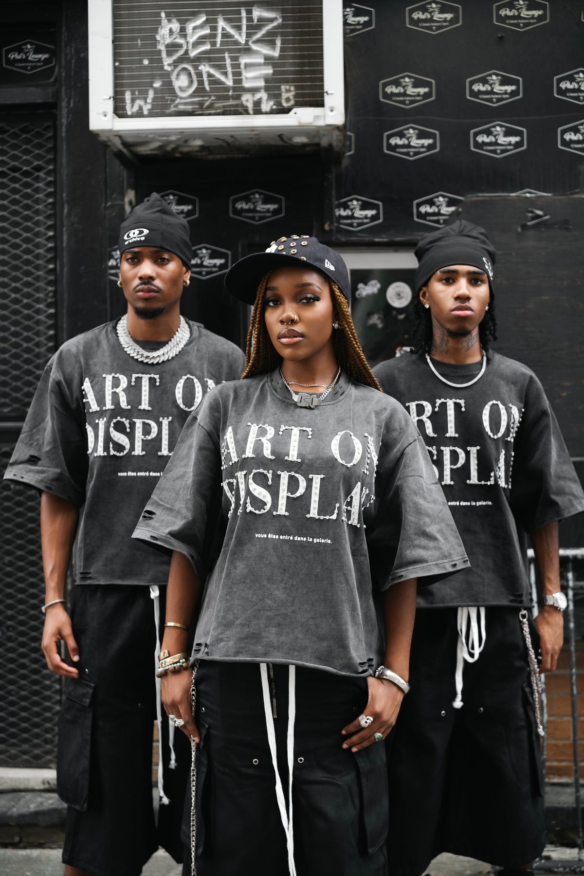 "ART ON DISPLAY" RHINESTONE DISTRESSED TEE