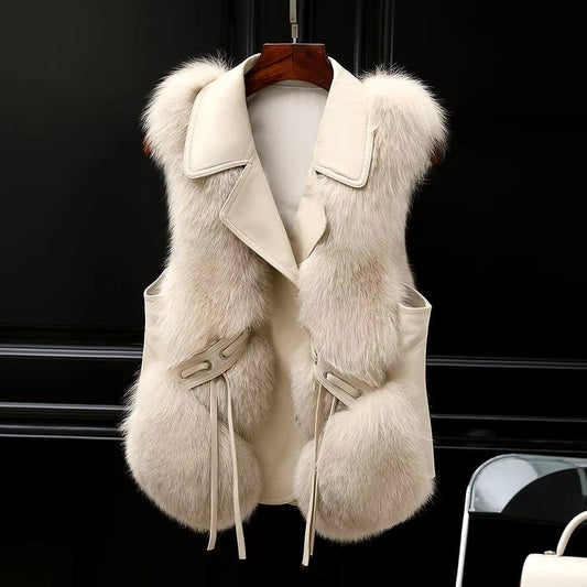 Dilara Women's Faux Fur Gilet – Elegant Design with Adjustable Fit & Soft Lining