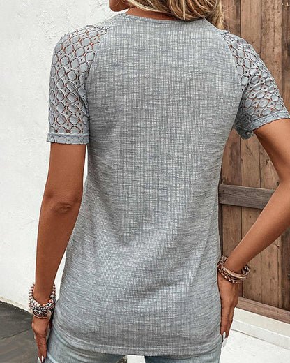 T-shirt Femme Chandy avec Détails en Dentelle – Coton Léger à Manches Courtes pour le Printemps & l'Été