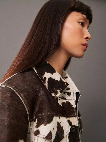 Claudia Veste Motif Vache – Audacieuse, Tendance et Originale pour un Look Unique