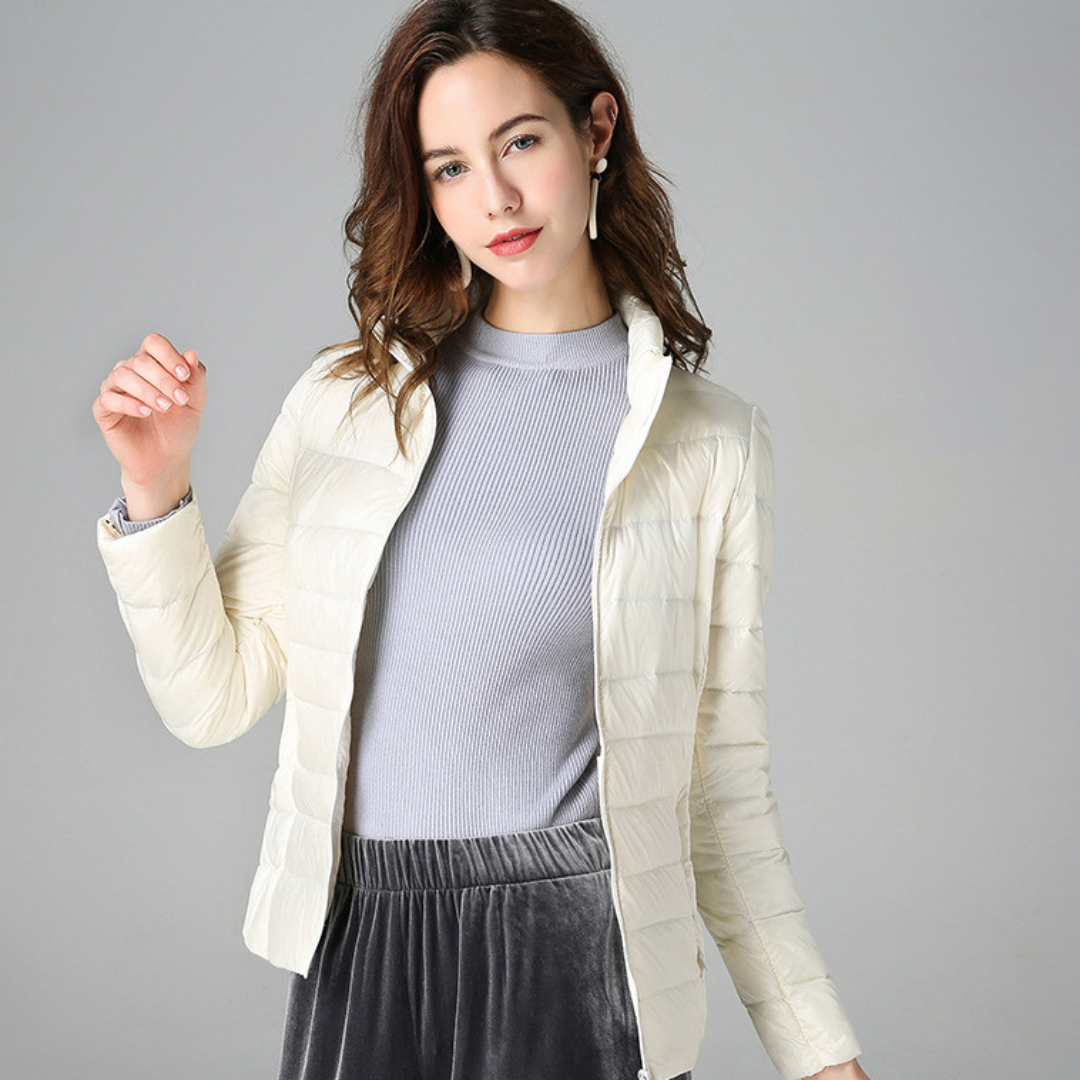 Lightweight women's jacket for rainy weather - white