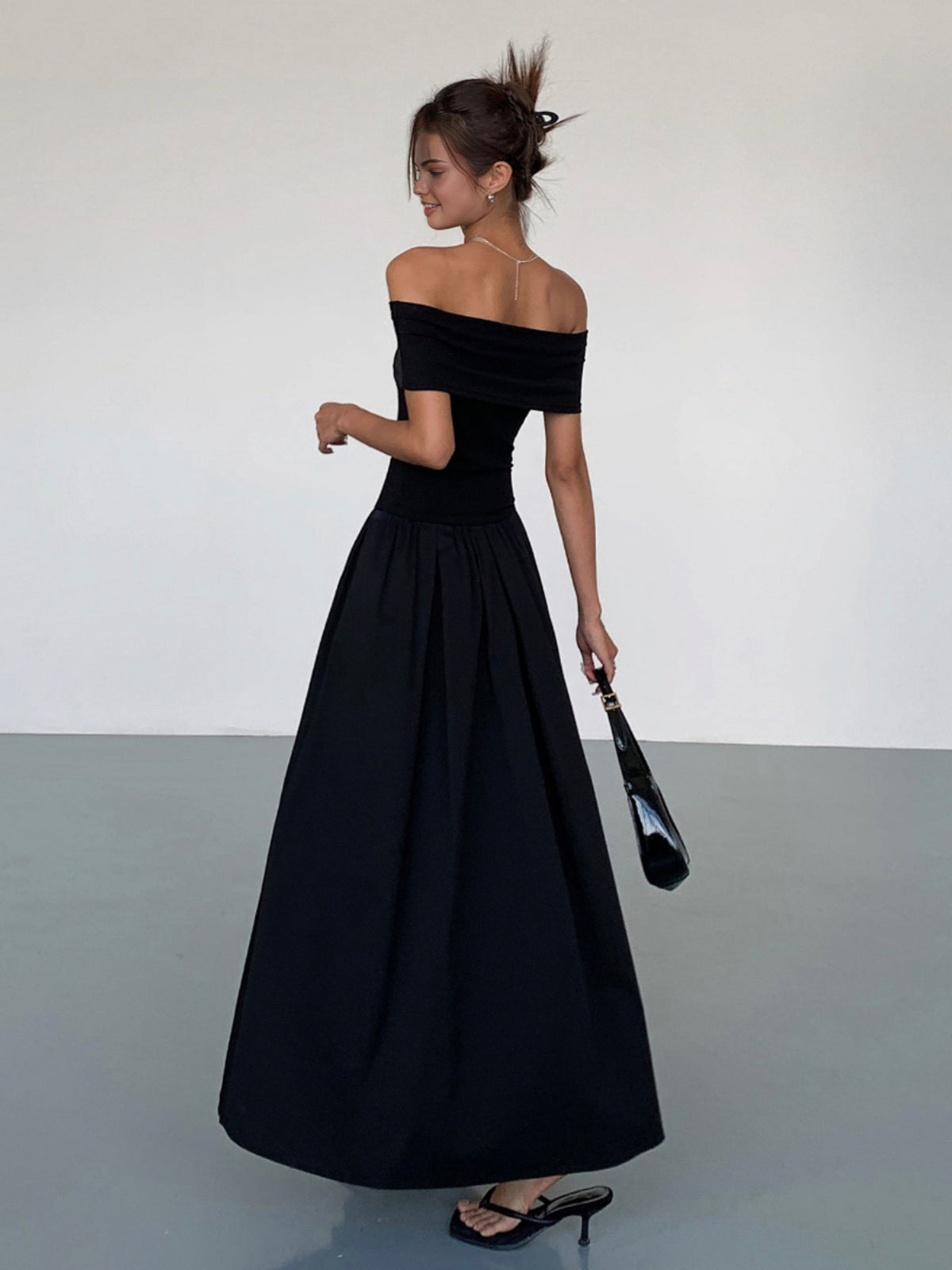 Kisha Robe Maxi Femme – Robe Élégante Épaules Dénudées avec Jupe Plissée Fluide