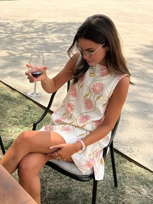 Robe d'Été Femme Clémence – Robe Courte Fleurie Sans Manches avec Tissu Léger et Coupe Féminine