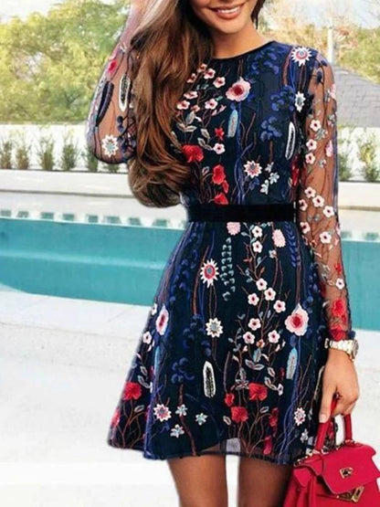 Daizrie Robe Femme – Robe Courte Fleurie Brodée avec Manches Longues & Col Rond Élégant