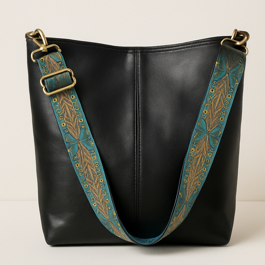 Caroline Sac Seau Femme – Cuir Vegan Lisse avec Bandoulière Brodée & Style Bohème Chic