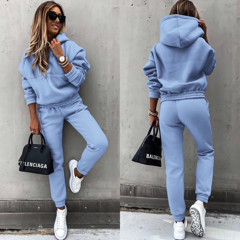 Elane women's jogging set with soft fabric and modern casual styling