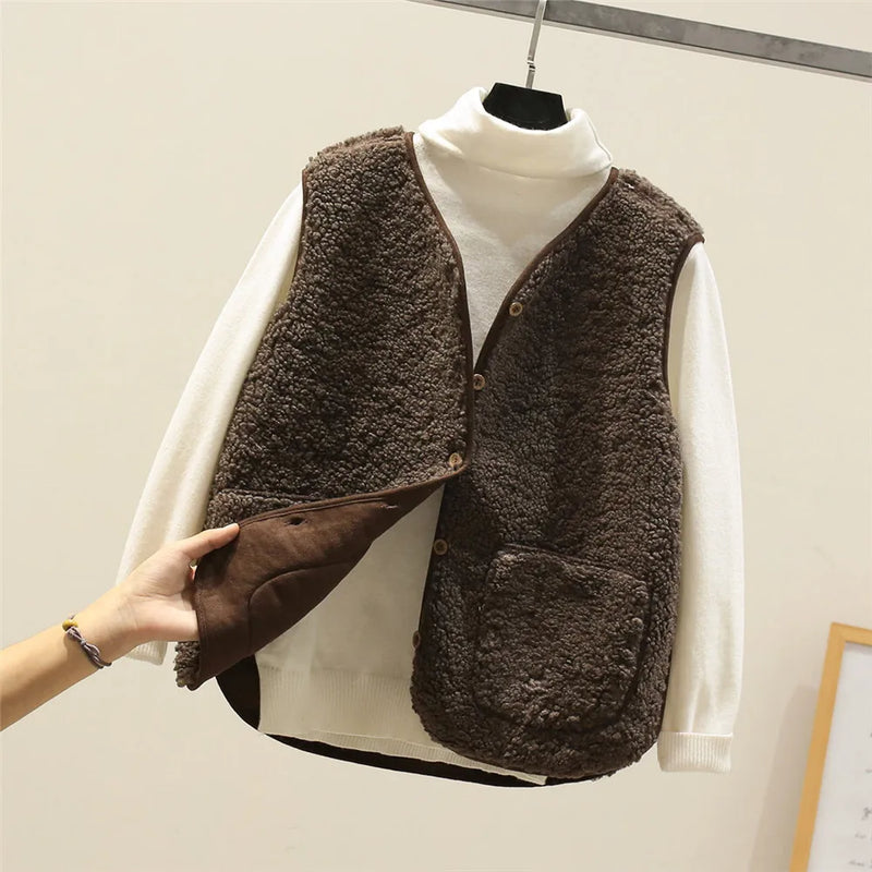 Kate Women's Sleeveless Gilet – Warm, Lightweight & Casual Sherpa Effect Sheep Wool
