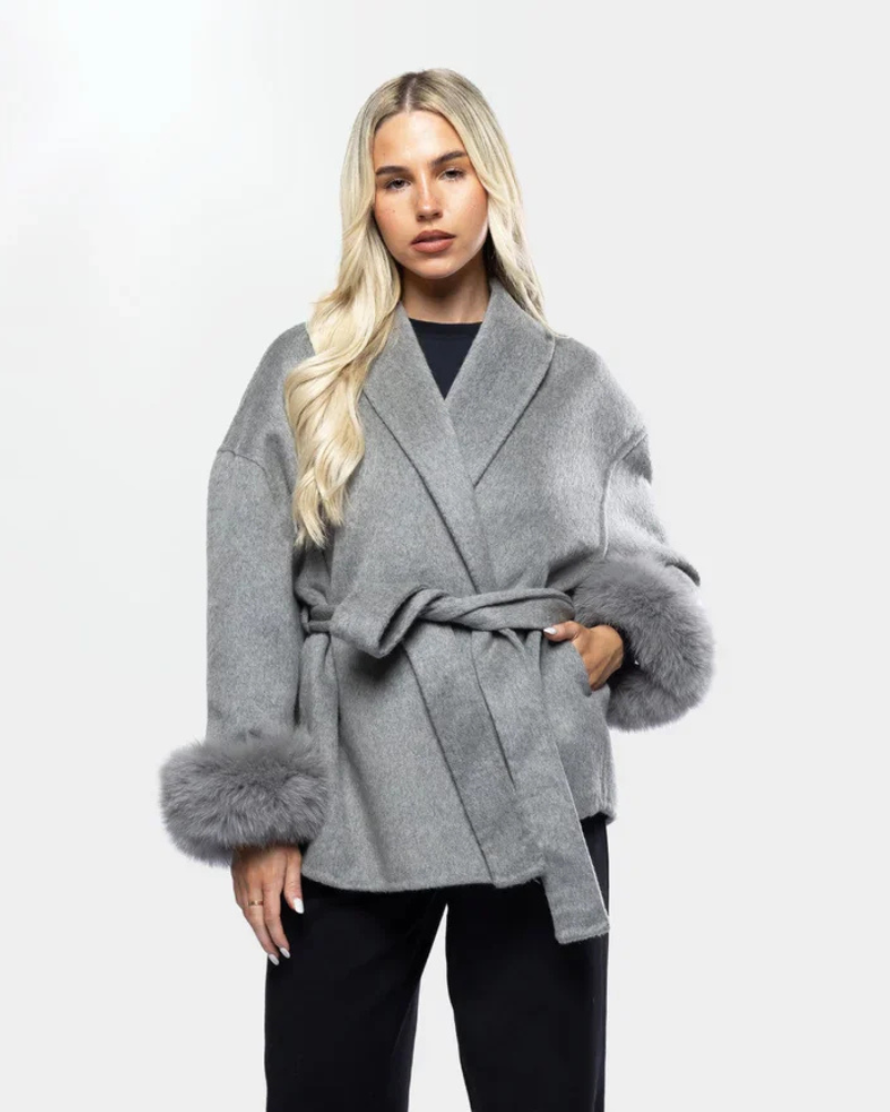 Livia Luxury Women's Coat – Elegant Winter Jacket with Faux Fur Sleeves & Belt
