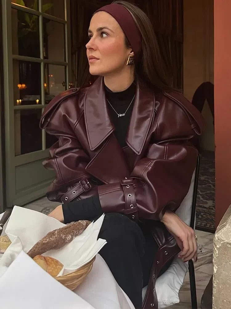 Clara Veste en Cuir Femme – Modèle Court Oversize avec Détails Structurés et Ceinture