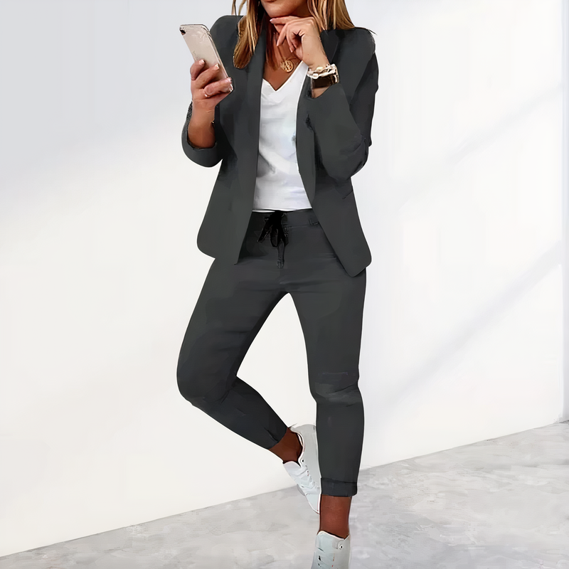 Kailani Women's Ensemble – Elegant 2-Piece Suit with Blazer & Comfortable Cut Pants