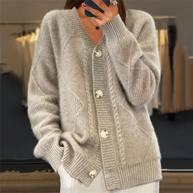 Lena women's cashmere cardigan with button closure