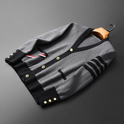 Hans Cardigan Homme Cachemire – Élégant, Rayé avec Col V, Boutons Dorés & Poches Pratiques