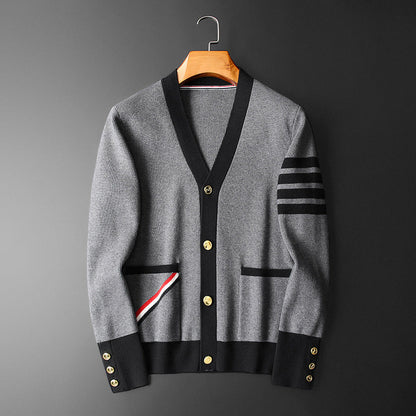 Hans Cardigan Homme Cachemire – Élégant, Rayé avec Col V, Boutons Dorés & Poches Pratiques