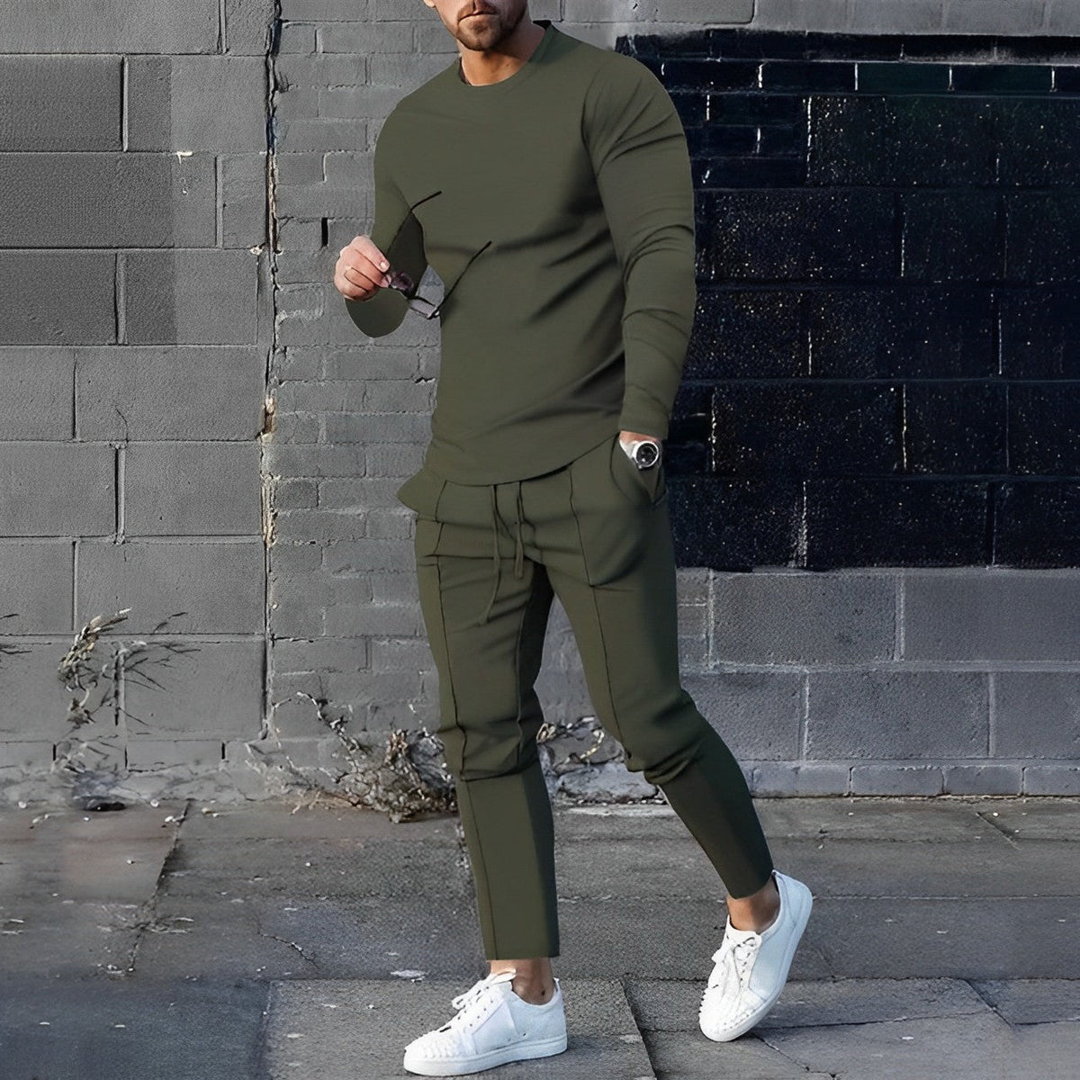 Men's casual two-piece set with breathable fabric