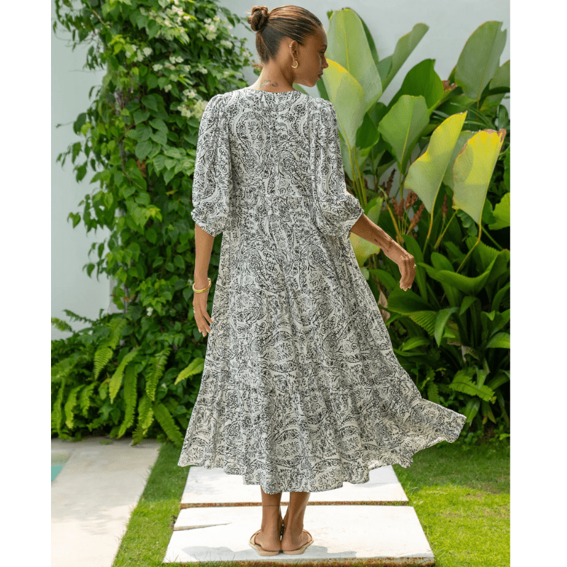Rosina Robe Longue Looksy – Imprimé Bohème Abstrait & Coupe Fluide à Étages