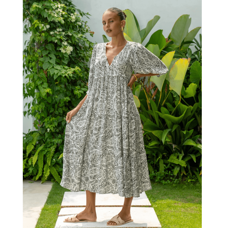Rosina Robe Longue Looksy – Imprimé Bohème Abstrait & Coupe Fluide à Étages