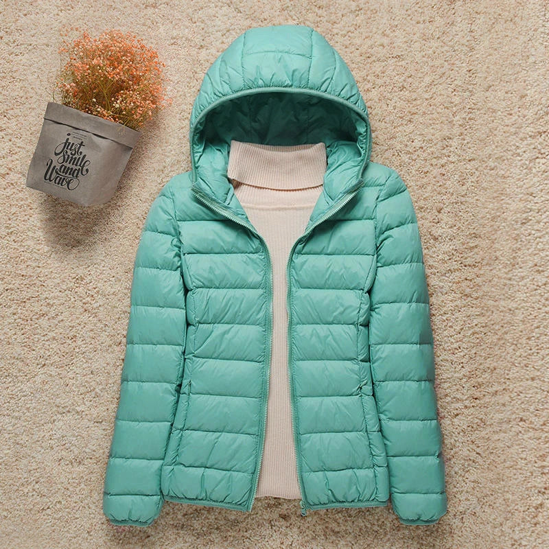 Daphne Veste Mi-Saison Femme – Doudoune Légère avec Capuche Élégante & Coupe Slim