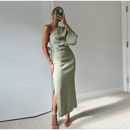 Livia Robe Satin Femme – Robe Asymétrique Élégante avec Fente & Coupe Fluide Chic