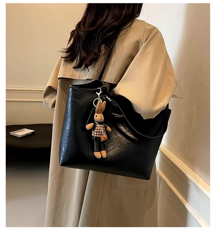 Emma Rustic Edge Tote – Spacious Vintage Vegan Leather Tote with Fancy Pendant