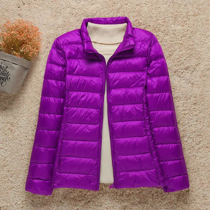 Daphne Veste Mi-Saison Femme – Doudoune Légère avec Capuche Élégante & Coupe Slim