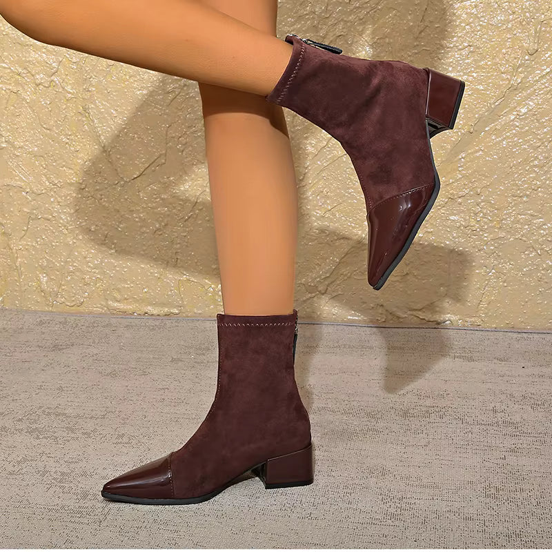 Gracia Bottines Femme – Boots Élégantes en Daim avec Détails Vernis & Talon Bloc Confortable