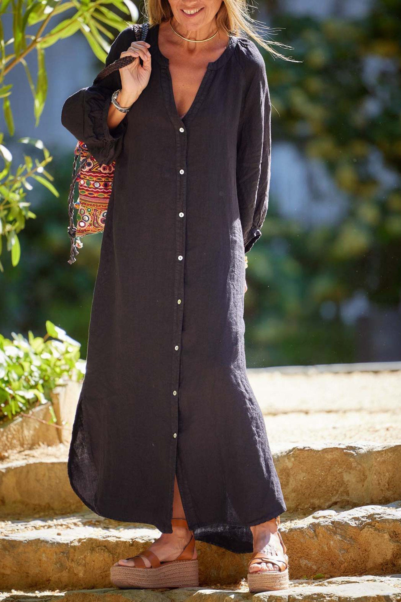 Robe Femme Veanna – Élégante Robe à Manches Longues avec Col en V & Boutonnage
