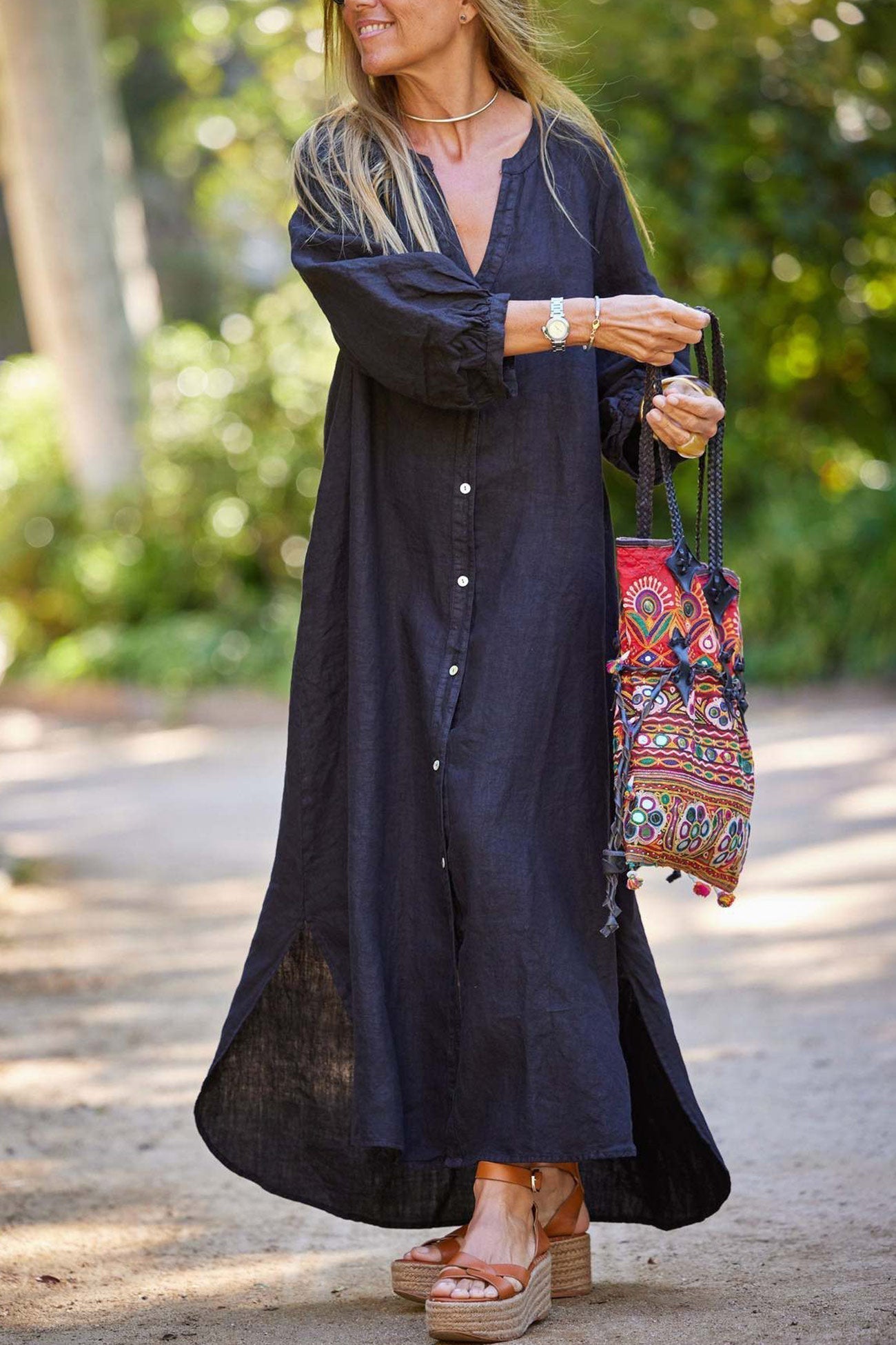Robe Femme Veanna – Élégante Robe à Manches Longues avec Col en V & Boutonnage