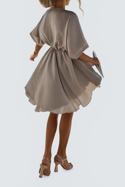 Aleena Robe Courte en Chiffon – Élégante Robe à Décolleté en V avec Nœud et Design Léger