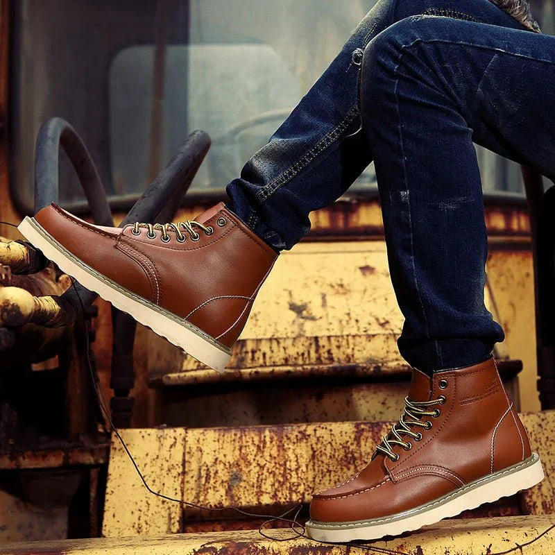 Sandro Bottes d’Hiver en Cuir pour Homme – Bottes Hautes Rétro à Lacets avec Coupe Premium