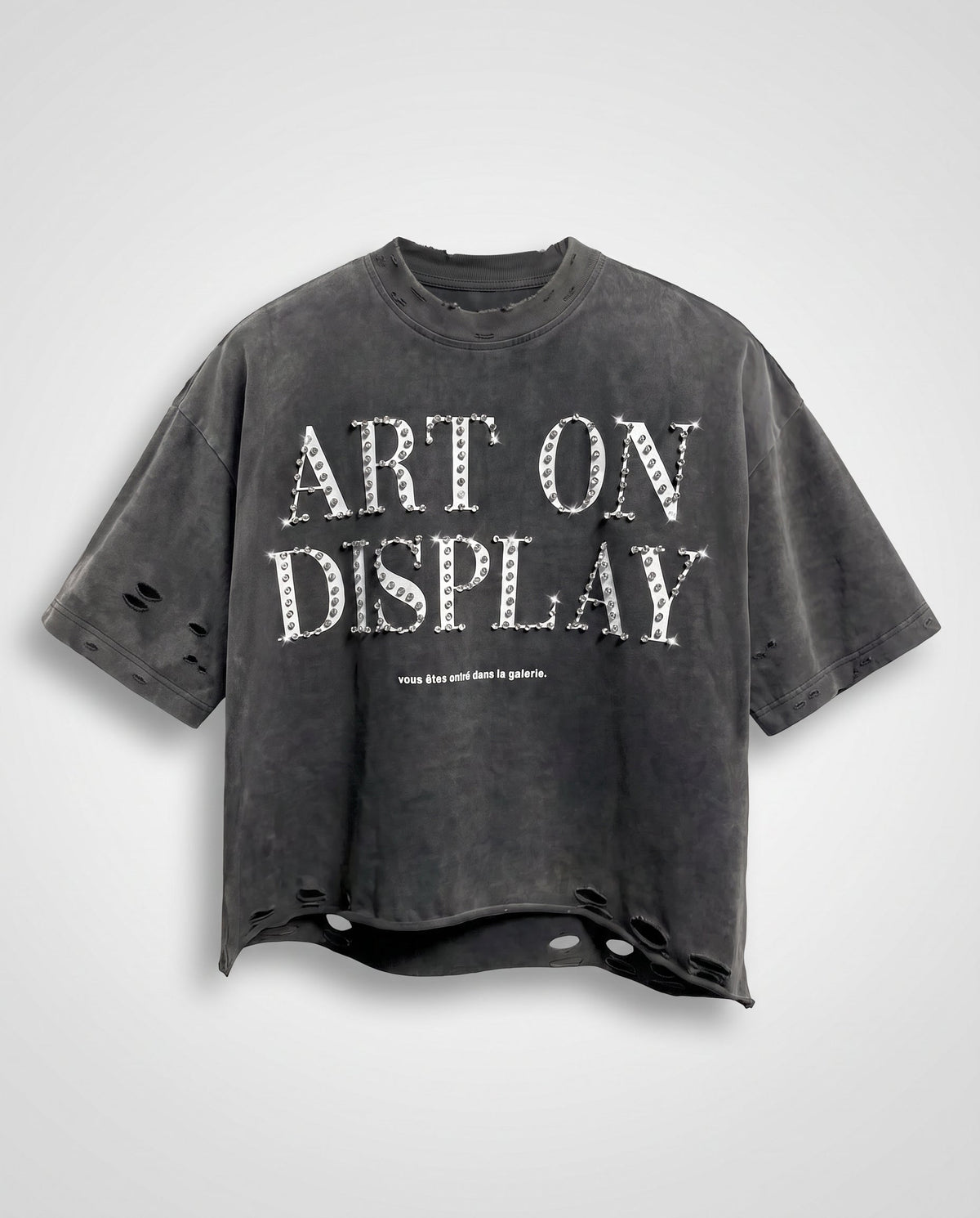 "ART ON DISPLAY" RHINESTONE DISTRESSED TEE